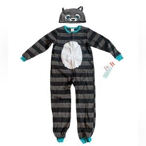 NWT zippered one piece animal fleece pajama & Hat